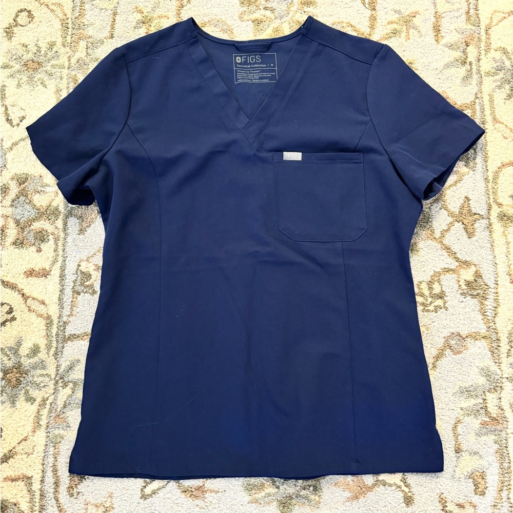 Slim Catarina One-Pocket Scrub Top